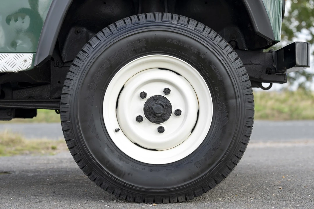 2003 Land Rover Defender 90 - Image 27 of 30