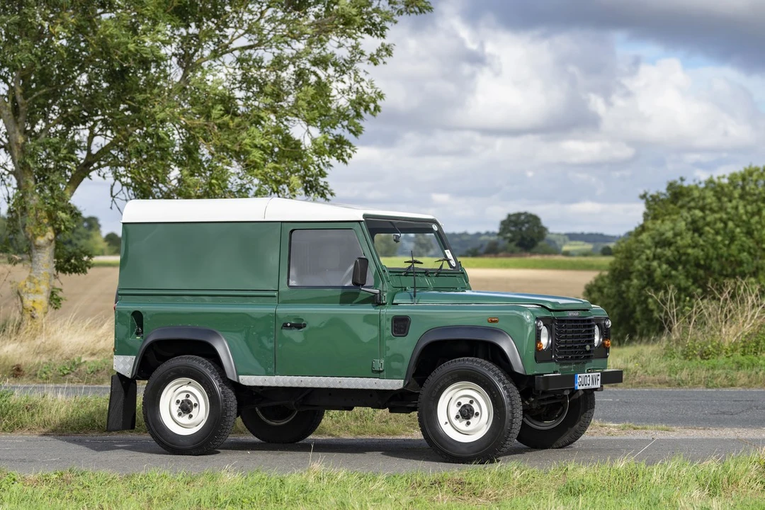 2003 Land Rover Defender 90 - Image 13 of 30