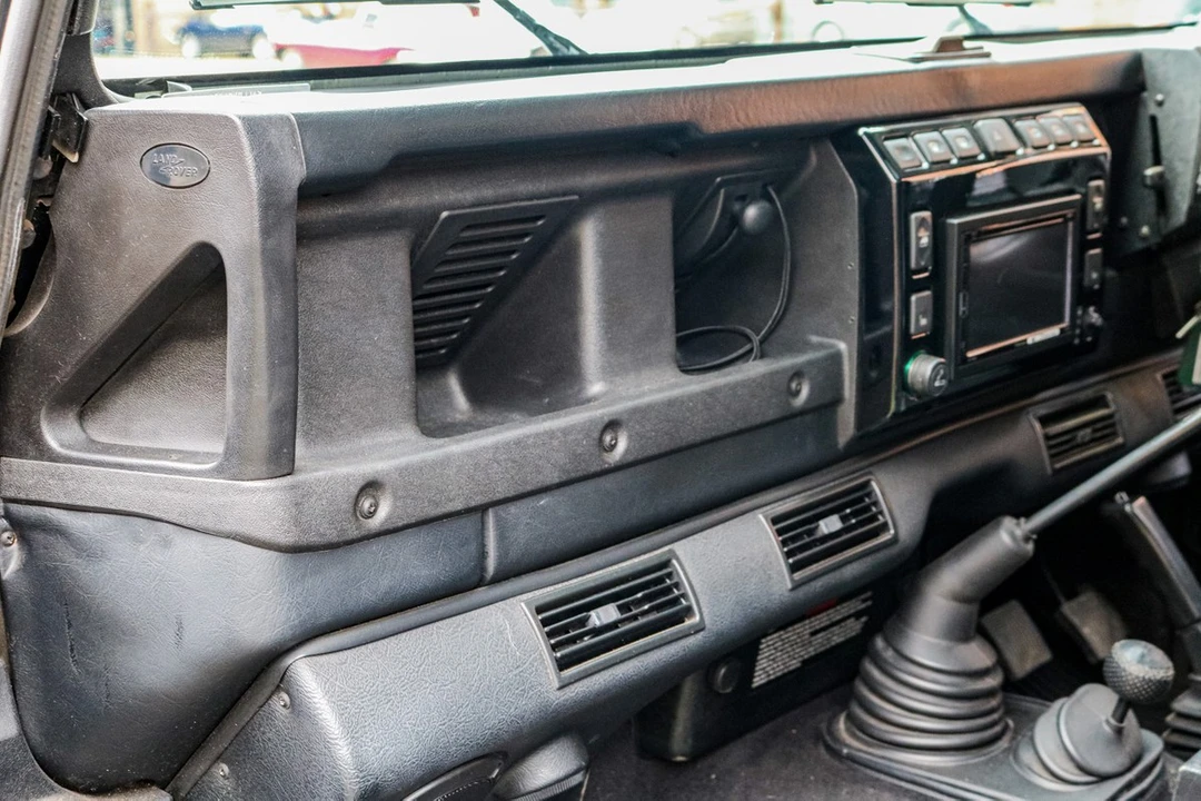 2003 Land Rover Defender 90 - Image 29 of 30