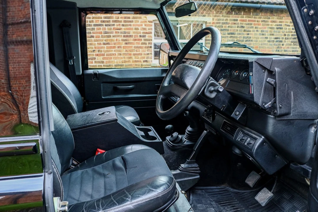 2003 Land Rover Defender 90 - Image 18 of 30