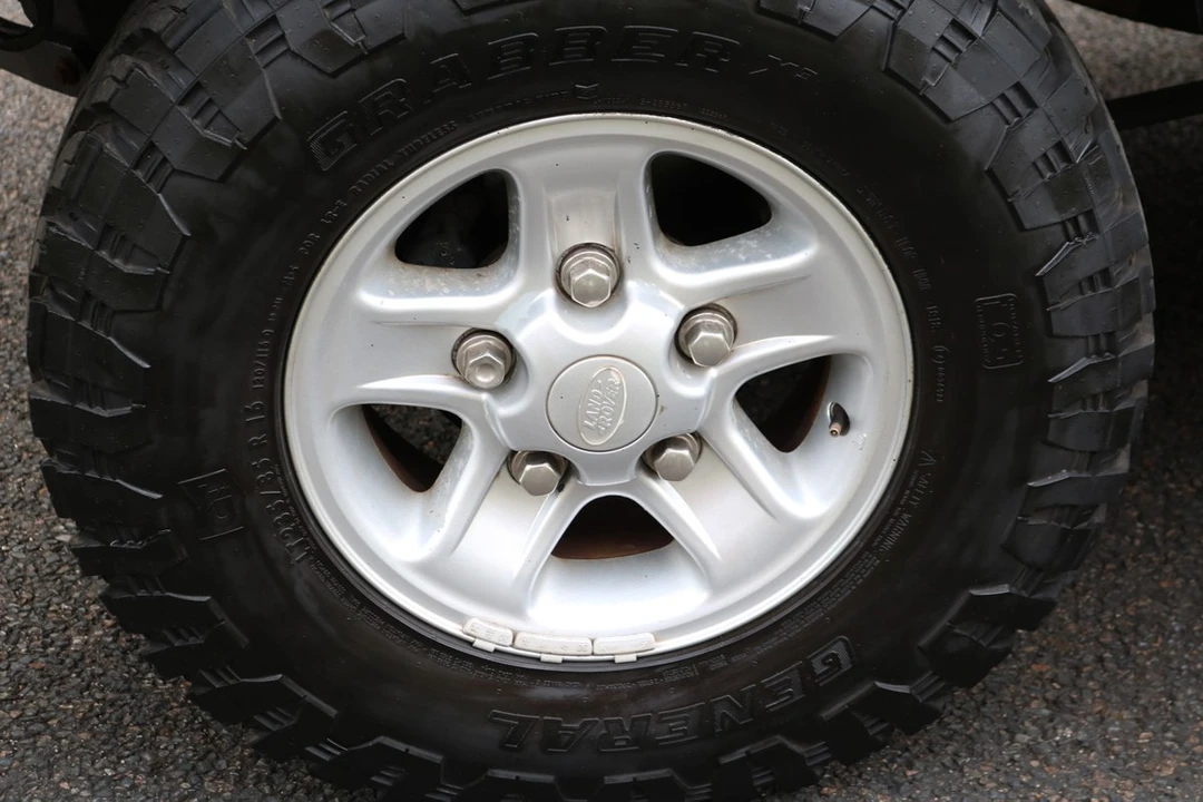 2003 Land Rover Defender 90 - Image 13 of 30