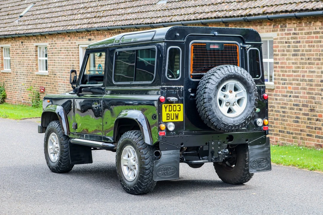 2003 Land Rover Defender 90 - Image 9 of 30