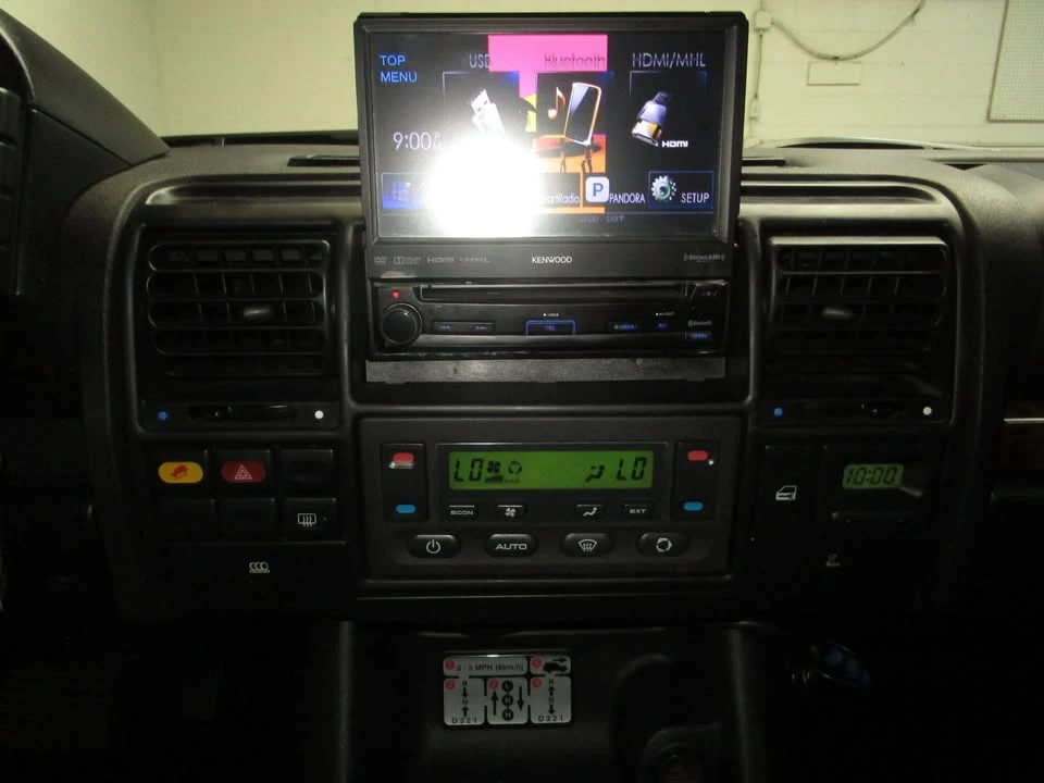 2003 Land Rover Discovery 2nd Gen - Image 13 of 20