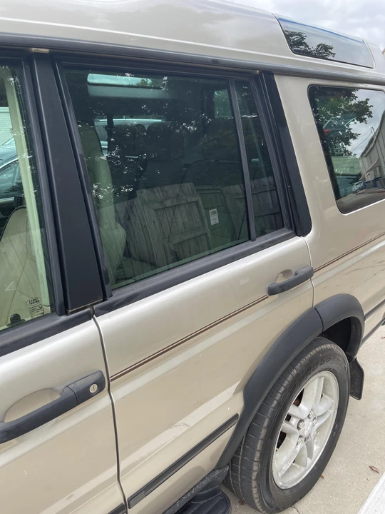 2003 Land Rover Discovery 2nd Gen - Image 19 of 31