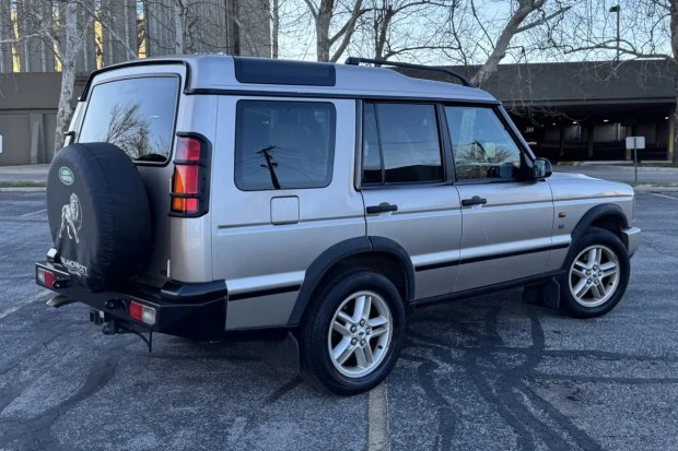 2003 Land Rover Discovery 2nd Gen - Image 2 of 7