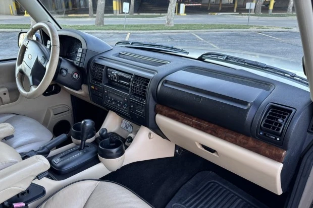 2003 Land Rover Discovery 2nd Gen - Image 5 of 7