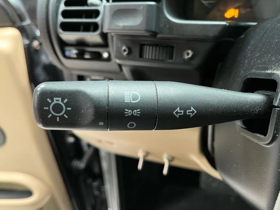 2003 Land Rover Discovery 2nd Gen - Image 16 of 21