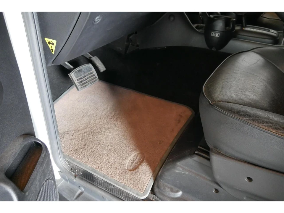 2003 Land Rover Discovery 2nd Gen - Image 28 of 31
