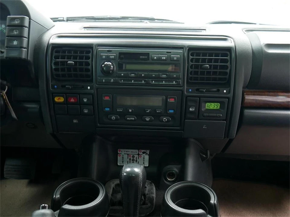 2003 Land Rover Discovery 2nd Gen - Image 16 of 31