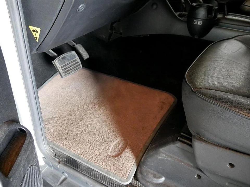 2003 Land Rover Discovery 2nd Gen - Image 28 of 31