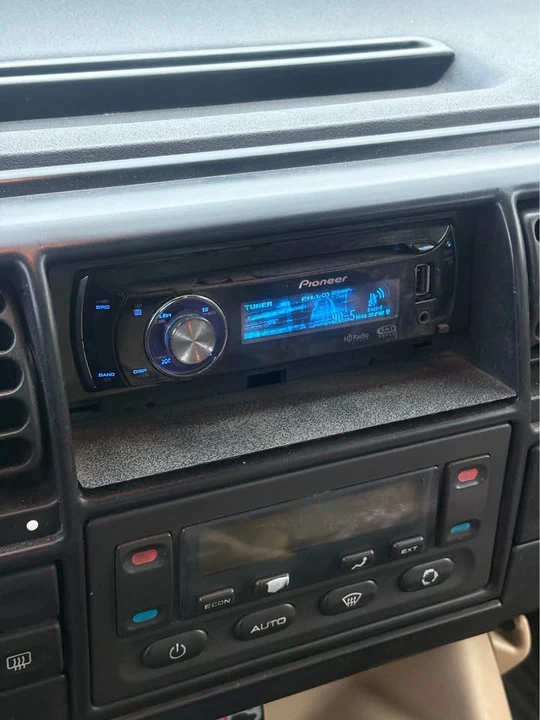 2003 Land Rover Discovery 2nd Gen - Image 11 of 20