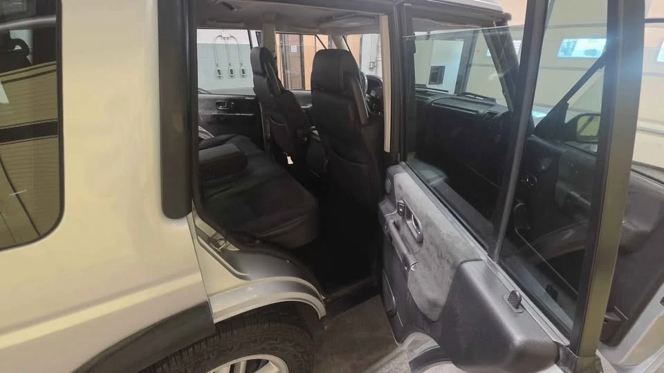 2003 Land Rover Discovery 2nd Gen - Image 11 of 14
