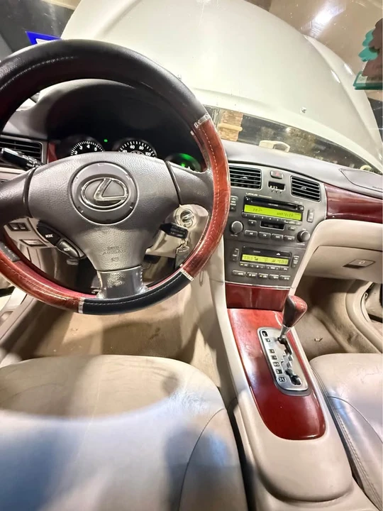 2003 Lexus ES 3rd Gen - Image 6 of 10