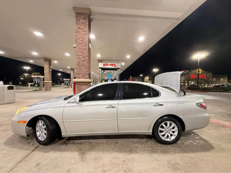 2003 Lexus ES 3rd Gen - Image 3 of 10