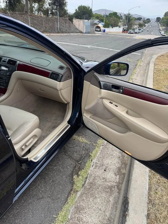 2003 Lexus ES 4th Gen - Image 7 of 10