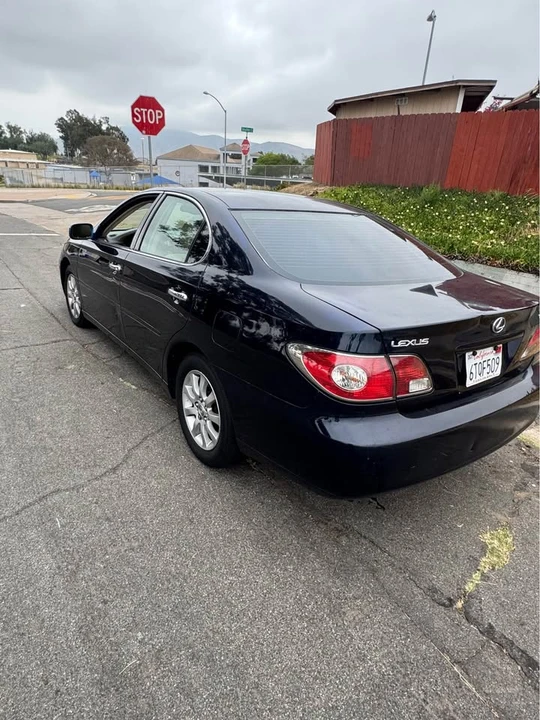 2003 Lexus ES 4th Gen - Image 2 of 10