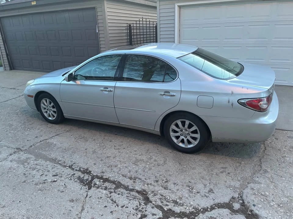 2003 Lexus ES 4th Gen - Image 4 of 4