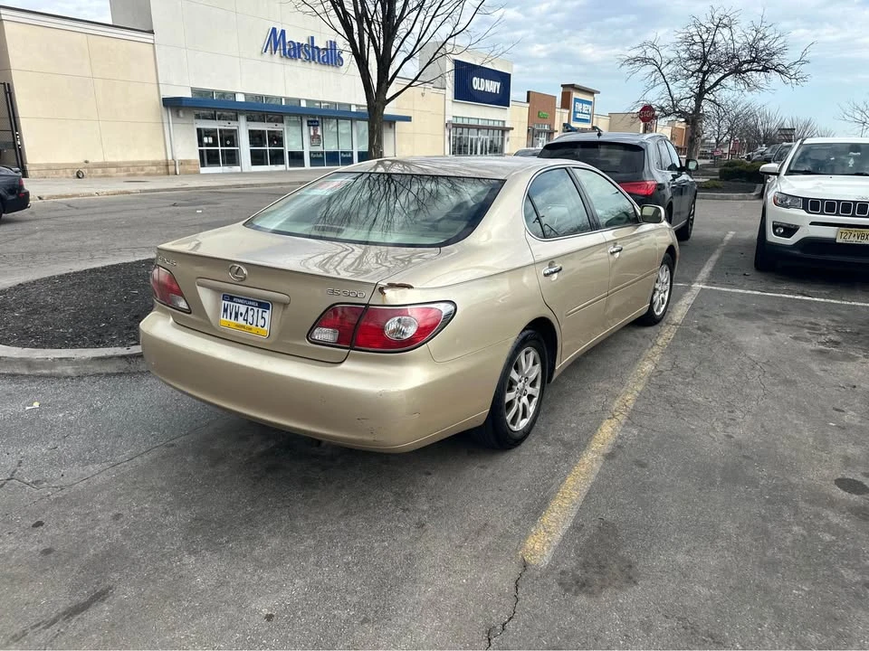 2003 Lexus ES 4th Gen - Image 2 of 5