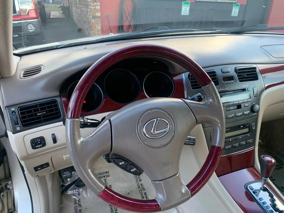 2003 Lexus ES 3rd Gen - Image 11 of 15