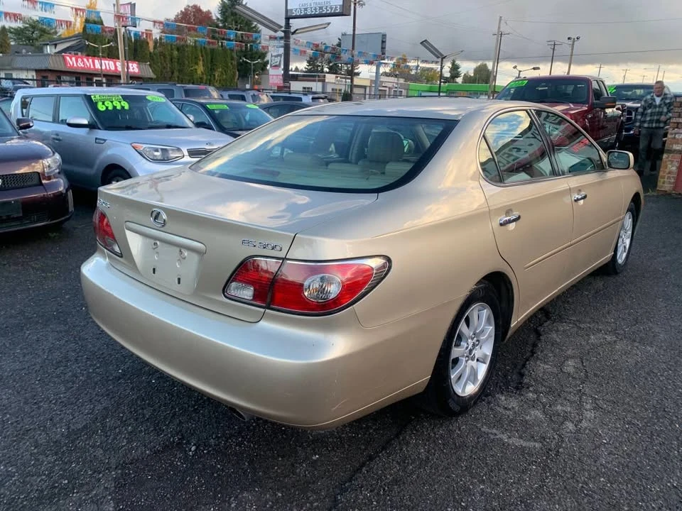 2003 Lexus ES 3rd Gen - Image 3 of 15