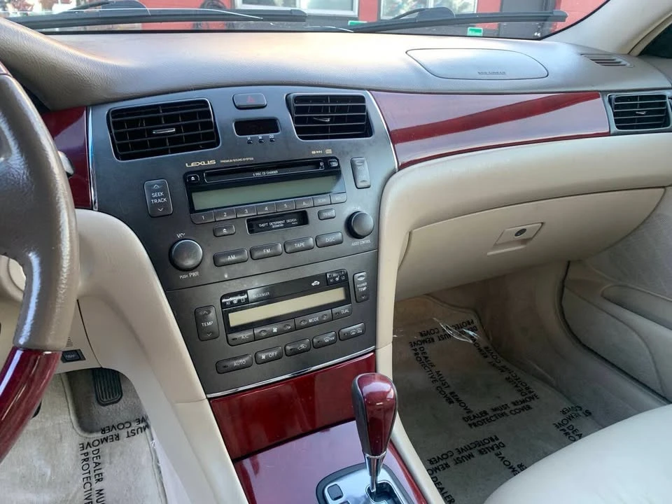 2003 Lexus ES 3rd Gen - Image 12 of 15