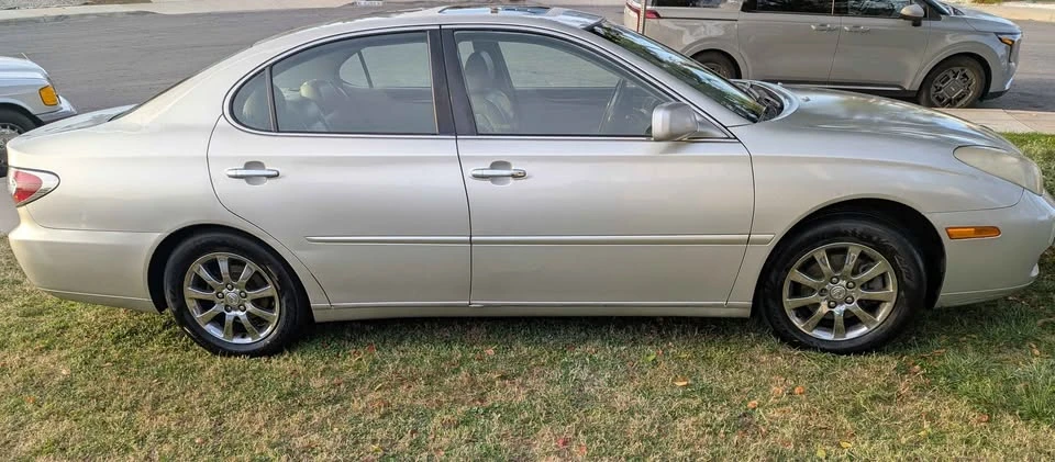 2003 Lexus ES 3rd Gen - Image 3 of 6