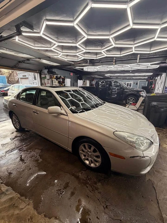 2003 Lexus ES 4th Gen - Image 4 of 10