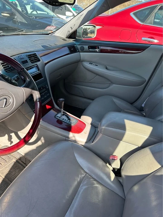 2003 Lexus ES 4th Gen - Image 9 of 10