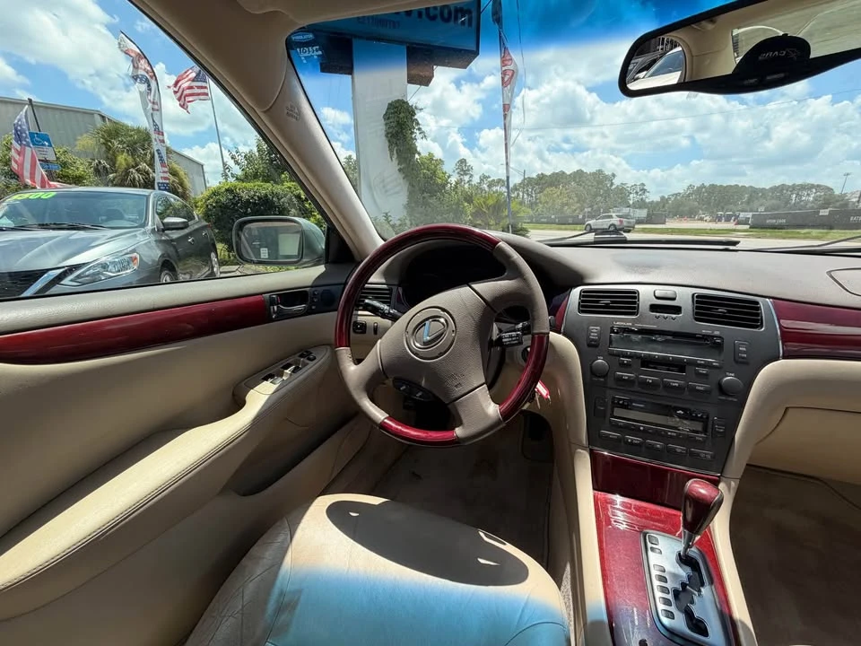 2003 Lexus ES 4th Gen - Image 13 of 15