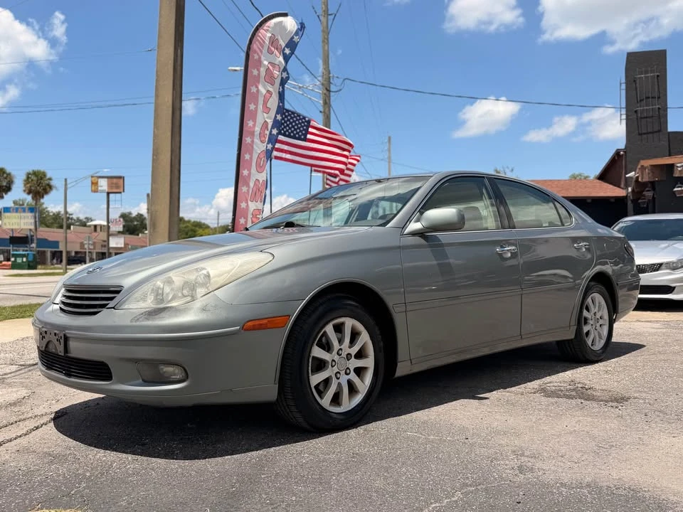 2003 Lexus ES 4th Gen - Image 2 of 15