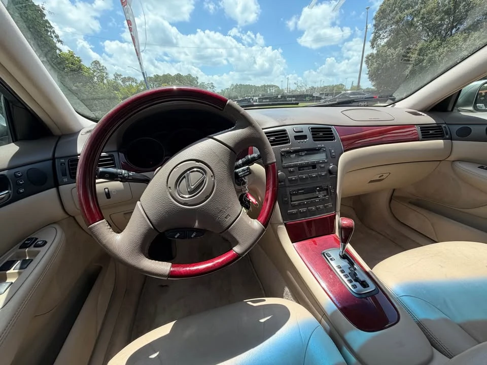 2003 Lexus ES 4th Gen - Image 14 of 15