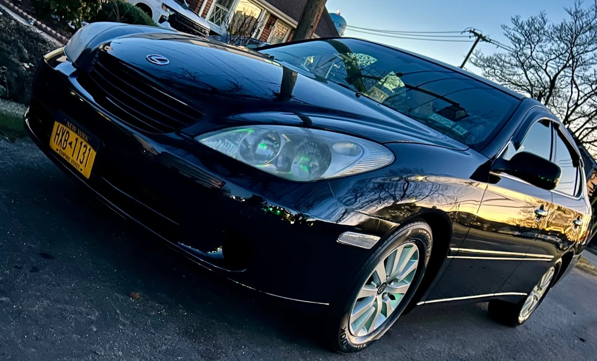2003 Lexus ES 4th Gen - Image 11 of 12
