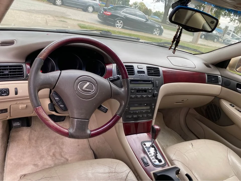 2003 Lexus ES 3rd Gen - Image 9 of 14