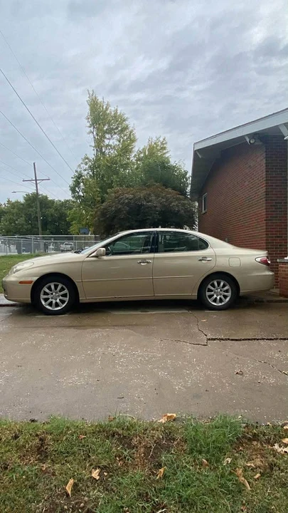 2003 Lexus ES 3rd Gen - Image 3 of 14