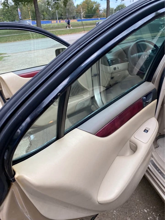 2003 Lexus ES 3rd Gen - Image 12 of 14