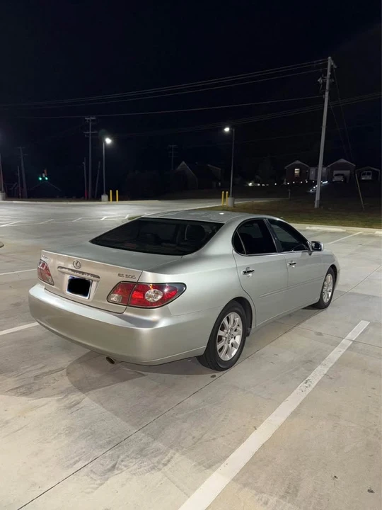 2003 Lexus ES 3rd Gen - Image 3 of 13