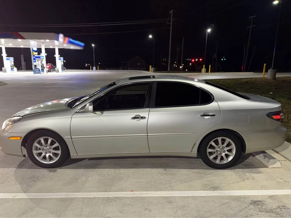 2003 Lexus ES 3rd Gen - Image 5 of 13