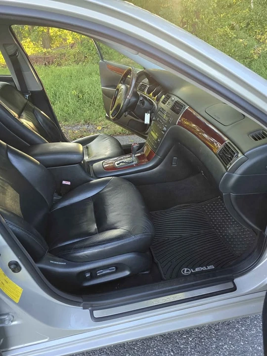 2003 Lexus ES 4th Gen - Image 8 of 12