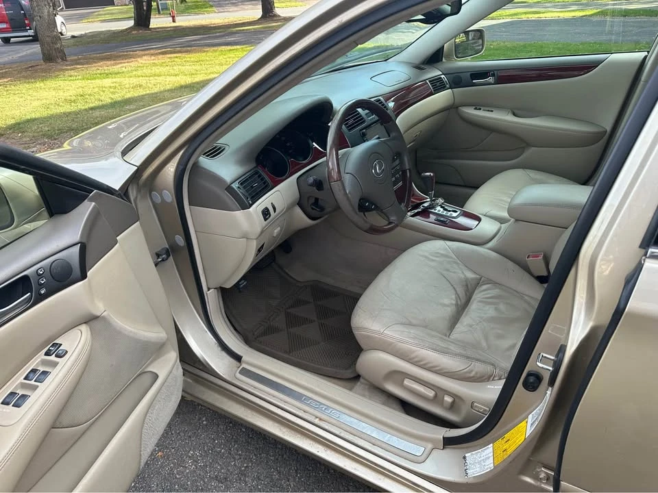 2003 Lexus ES 3rd Gen - Image 2 of 5