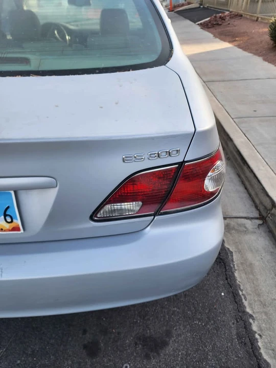 2003 Lexus ES 3rd Gen - Image 3 of 10