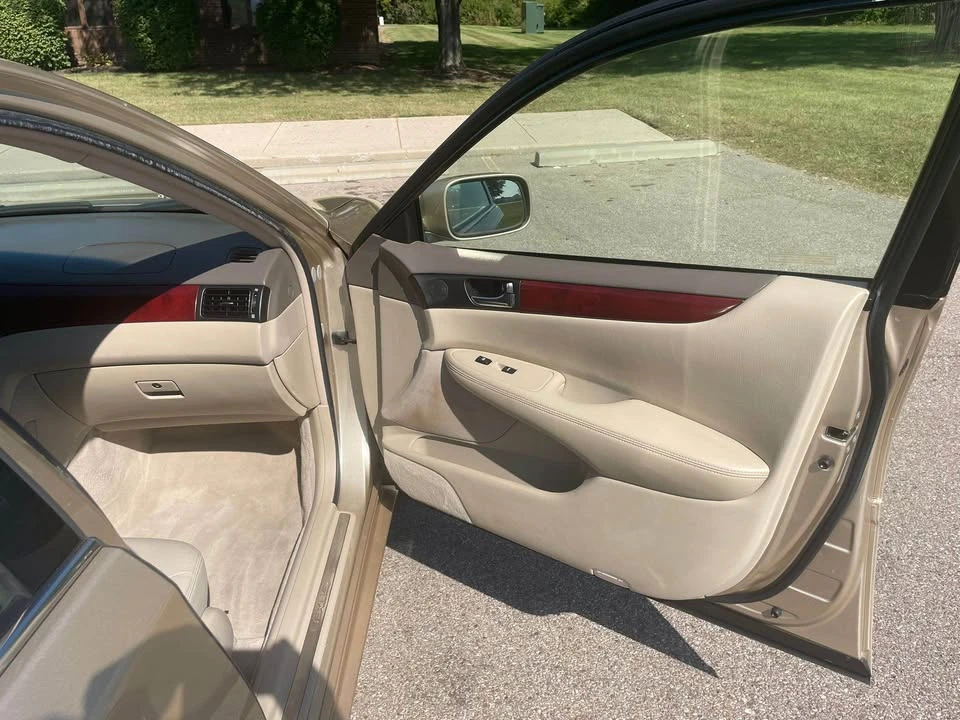 2003 Lexus ES 4th Gen - Image 11 of 13