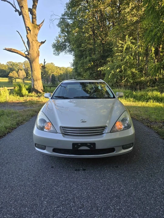 2003 Lexus ES 4th Gen - Image 2 of 12