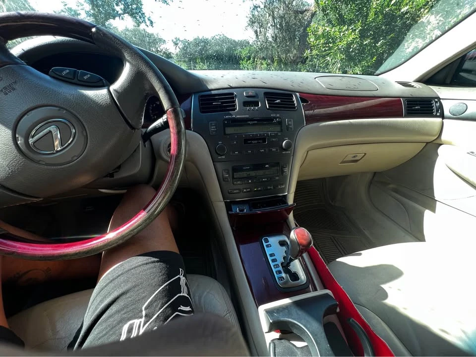2003 Lexus ES 3rd Gen - Image 4 of 5