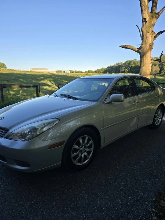 2003 Lexus ES 4th Gen - Image 3 of 12