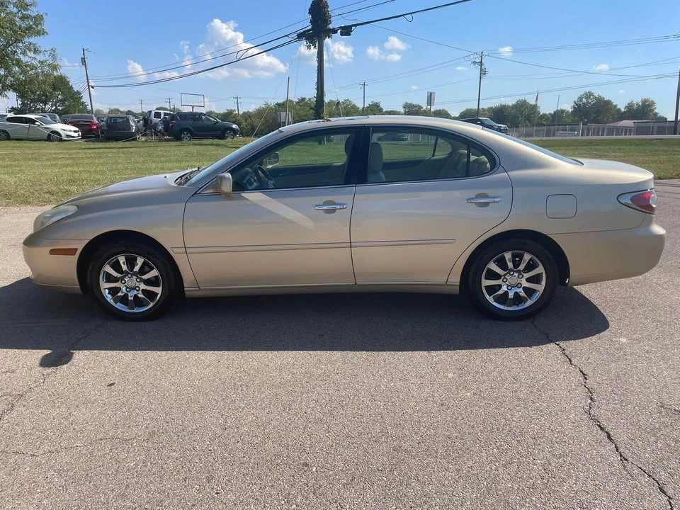 2003 Lexus ES 3rd Gen - Image 3 of 12