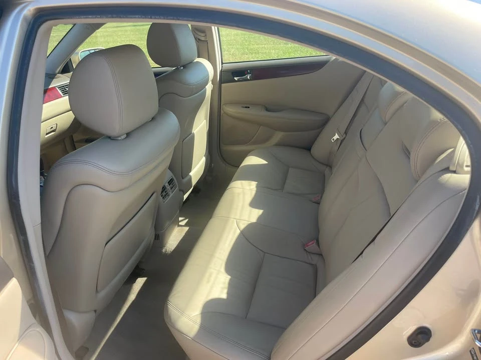 2003 Lexus ES 3rd Gen - Image 5 of 12