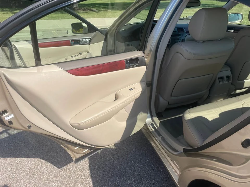 2003 Lexus ES 3rd Gen - Image 9 of 12
