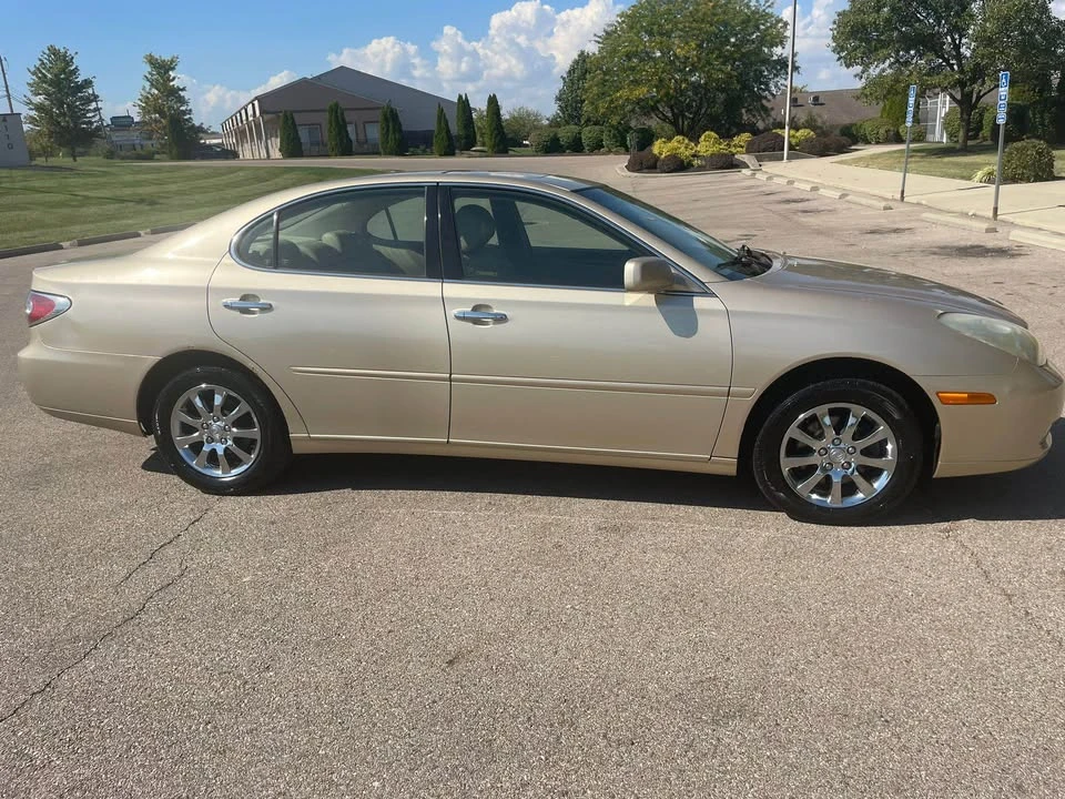 2003 Lexus ES 3rd Gen - Image 4 of 12