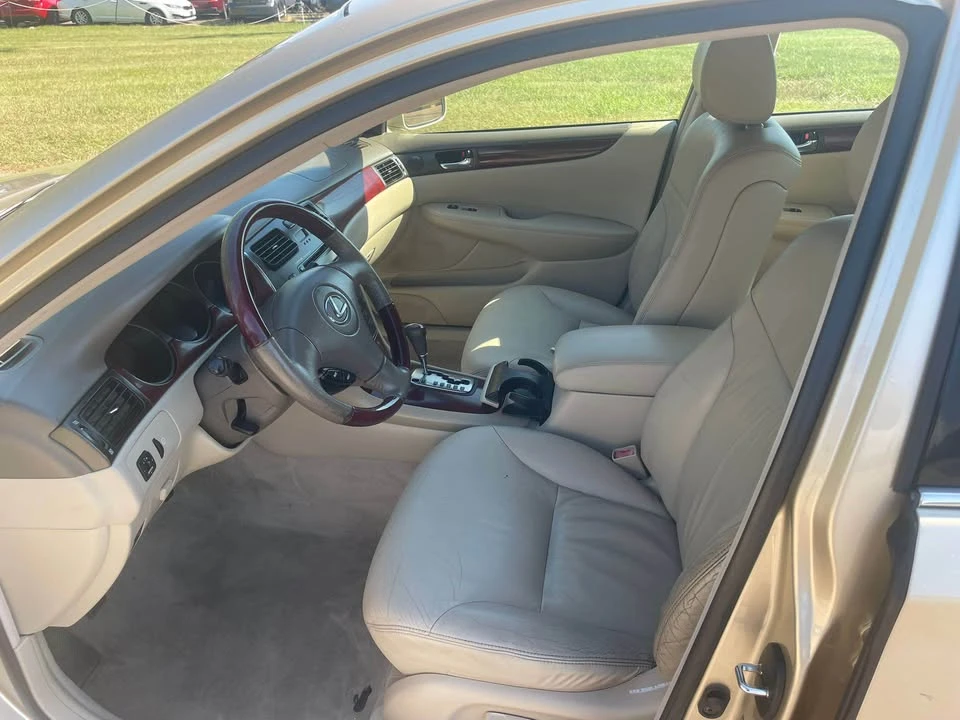 2003 Lexus ES 3rd Gen - Image 7 of 12