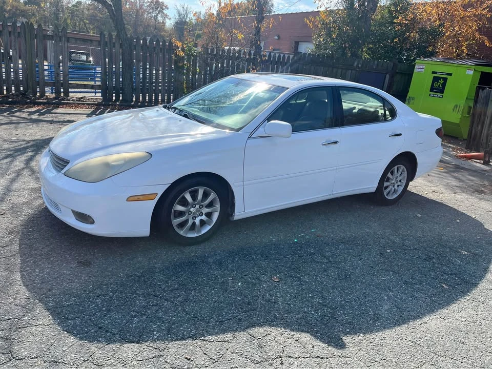 2003 Lexus ES 3rd Gen - Image 4 of 10
